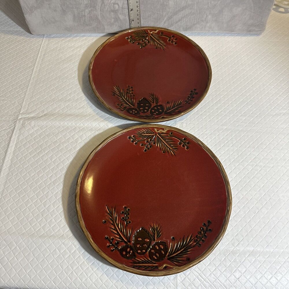 Northwoods Christmas Red Pine by North Pole Trading Co Dinner Plate Set‎ 2